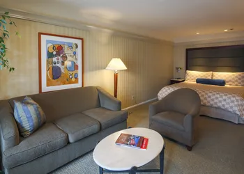 Monterey Bay Inn hotel thumbnail 7