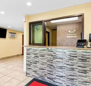 Econo Lodge Akron Copley Northwest hotel detail image 5