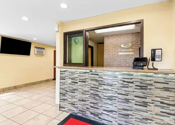 Econo Lodge Akron Copley Northwest hotel thumbnail 5