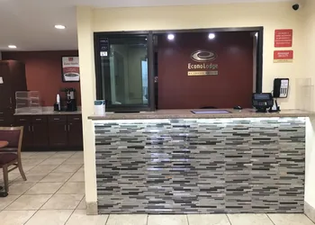 Econo Lodge Akron Copley Northwest hotel thumbnail 7