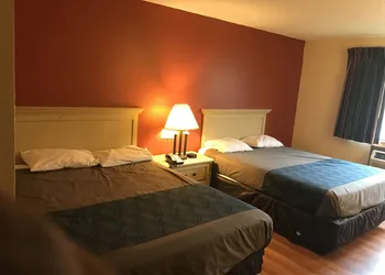 Econo Lodge Akron Copley Northwest hotel thumbnail 8