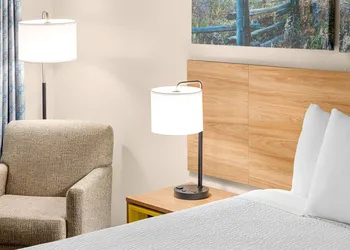 Days Inn by Wyndham Paris hotel thumbnail 6