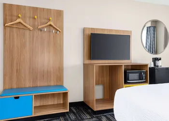 Days Inn by Wyndham Paris hotel thumbnail 8