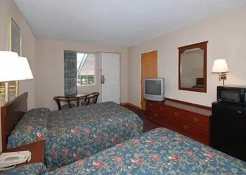 Econo Lodge Columbus West hotel thumbnail 4