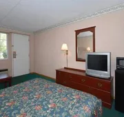 Econo Lodge Columbus West hotel detail image 5