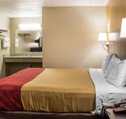 Econo Lodge Columbus West hotel detail image 7