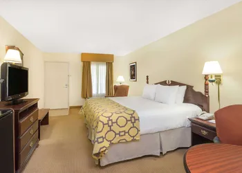 Baymont by Wyndham Griffin hotel thumbnail 8
