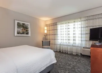 Courtyard by Marriott Charlotte Lake Norman hotel thumbnail 5