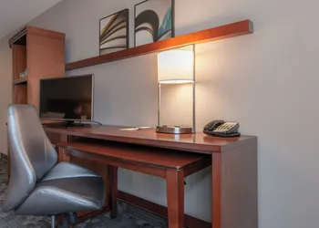Courtyard by Marriott Charlotte Lake Norman hotel thumbnail 6