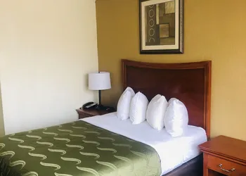 Quail Inn & Suites hotel thumbnail 3