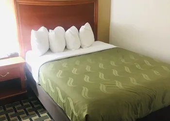 Quail Inn & Suites hotel thumbnail 5