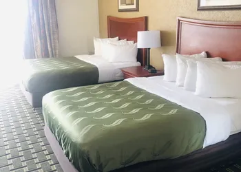 Quail Inn & Suites hotel thumbnail 8