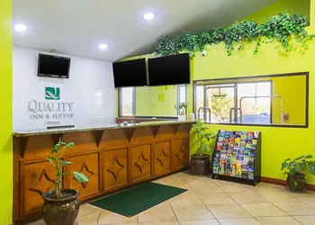 Quality Inn & Suites near Six Flags East hotel thumbnail 2