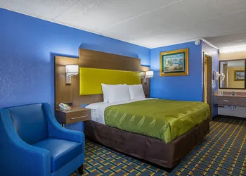 Quality Inn & Suites near Six Flags East hotel thumbnail 8