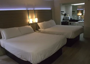 Discovery Inn hotel thumbnail 5