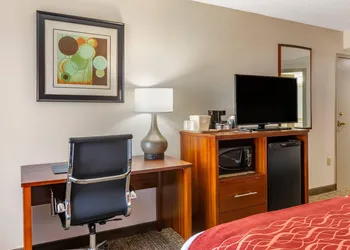 Comfort Inn Greensboro - Kernersville hotel thumbnail 5