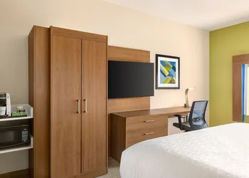 Holiday Inn Express Hotel & Suites Mission-McAllen Area by IHG hotel thumbnail 7