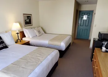 Amish Inn hotel thumbnail 4