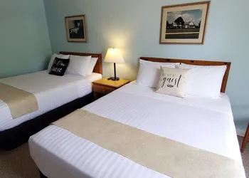 Amish Inn hotel thumbnail 5