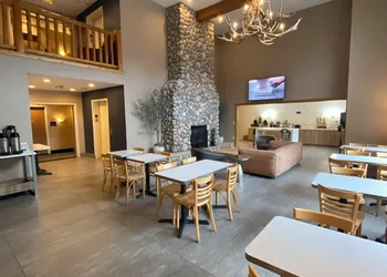 Beachfront Hotel hotel thumbnail 3