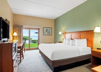 Beachfront Hotel hotel thumbnail 7