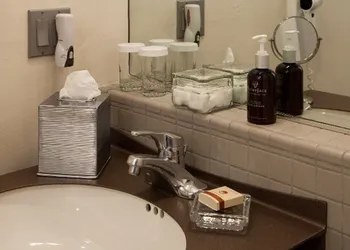 PlumpJack Inn hotel thumbnail 7