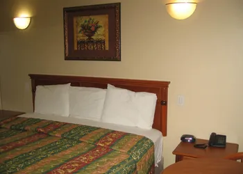 Tower Motel Long Beach hotel thumbnail 5