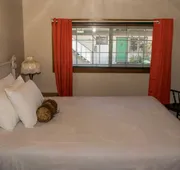 The Burgundy hotel detail image 4