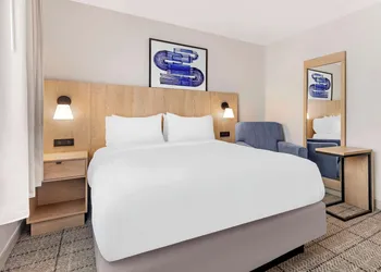 Sonesta Simply Suites Baltimore BWI Airport hotel thumbnail 4