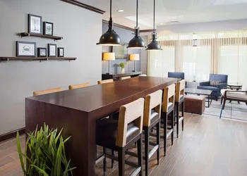 DoubleTree Hotel Baltimore - BWI Airport hotel thumbnail 2