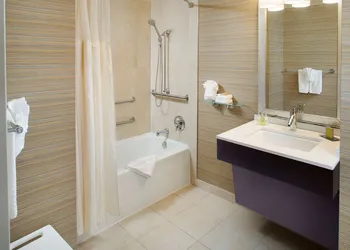 DoubleTree Hotel Baltimore - BWI Airport hotel thumbnail 6