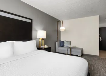 Holiday Inn & Suites Albuquerque Airport by IHG hotel thumbnail 7