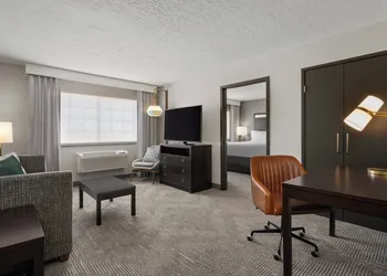 Holiday Inn & Suites Albuquerque Airport by IHG hotel thumbnail 8
