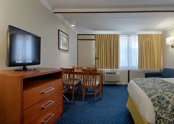 The Spinnaker Hotel hotel thumbnail 2