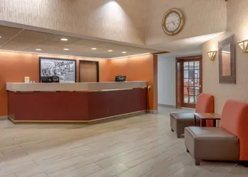 Super 8 by Wyndham Wausau hotel thumbnail 3
