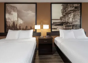 Super 8 by Wyndham Wausau hotel thumbnail 7