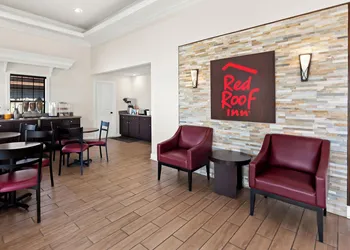 Red Roof Inn Muscle Shoals hotel thumbnail 2