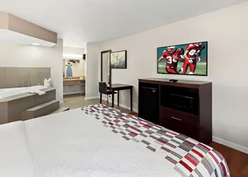 Red Roof Inn Muscle Shoals hotel thumbnail 5