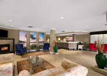 Harrison Lake Hotel hotel thumbnail 4