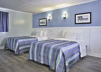Colonial Inn Motel hotel thumbnail 2