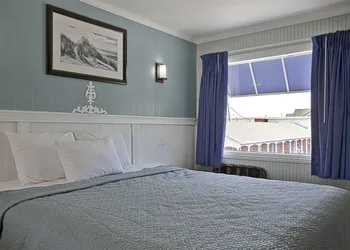 Colonial Inn Motel hotel thumbnail 3