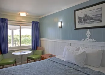 Colonial Inn Motel hotel thumbnail 4
