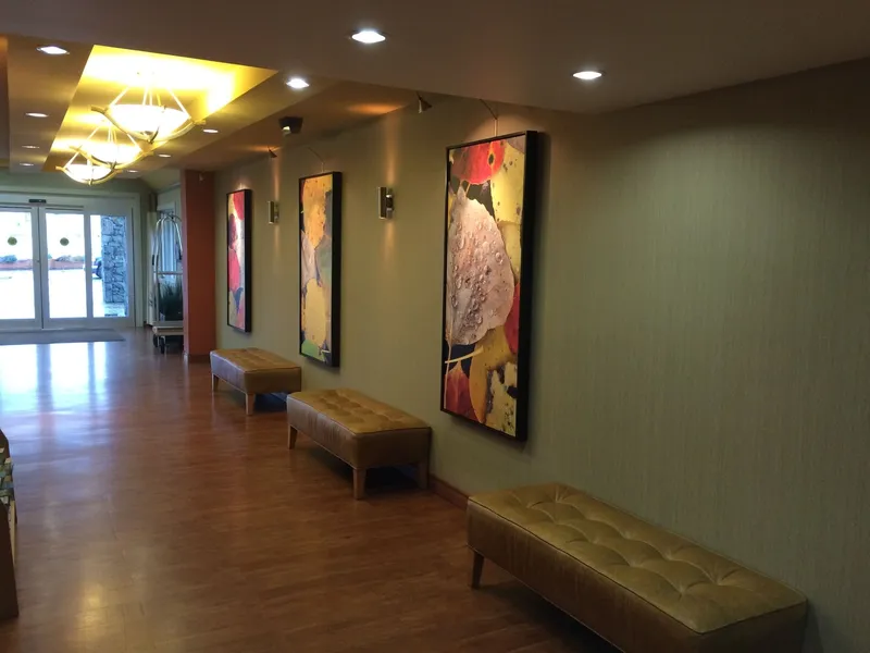 Best Western Plus Emerald Isle Hotel hotel detail image 6