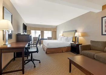 Best Western Plus Emerald Isle Hotel hotel thumbnail 7