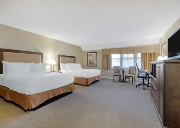Best Western Plus Emerald Isle Hotel hotel thumbnail 8
