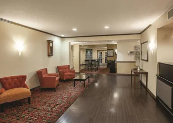 La Quinta Inn & Suites by Wyndham Davis hotel thumbnail 2