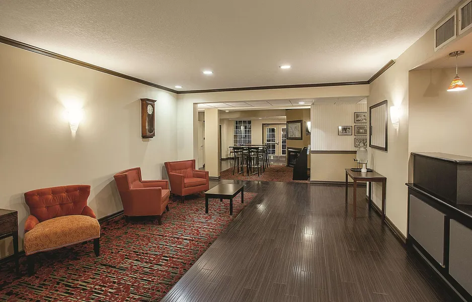 La Quinta Inn & Suites by Wyndham Davis hotel detail image 2