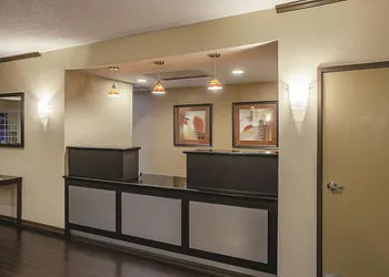 La Quinta Inn & Suites by Wyndham Davis hotel thumbnail 3