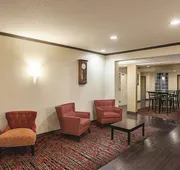 La Quinta Inn & Suites by Wyndham Davis hotel detail image 5