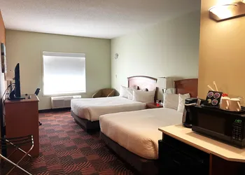 Service Plus Inns and Suites Calgary hotel thumbnail 8